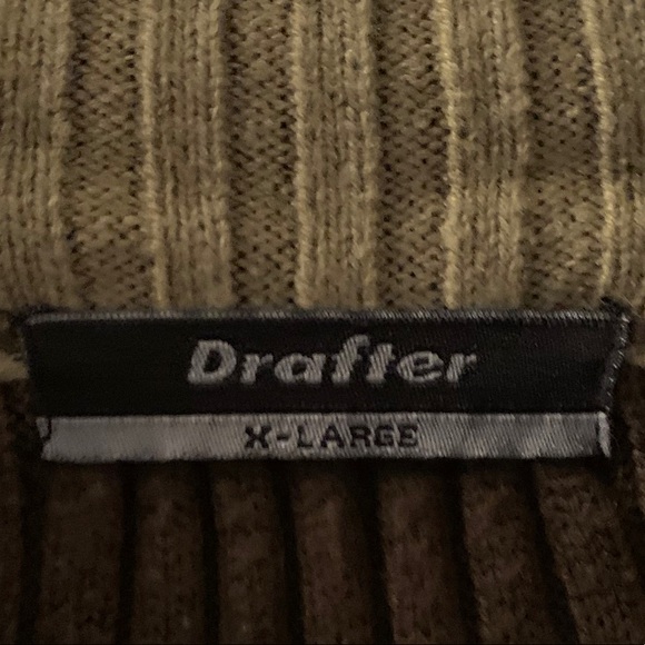 Men's Shirt - Picture 3 of 4